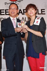 组图：林嘉欣享受照顾女儿 暂无意复出拍戏