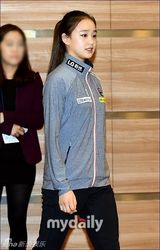 组图：孙妍在出席仁川国际体操大赛新闻发布会