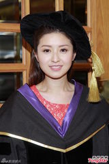 组图：徐淑敏获颁荣誉博士 望孩子有同样成就