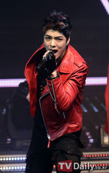 组图：华人男团M4M韩国出道 四成员揭神秘面纱