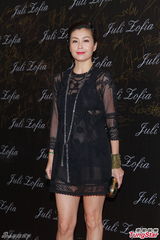 组图：刘嘉玲指王菲心情好 与李亚鹏仍是好友