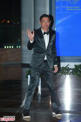 组图：晶刚香港婚礼 刘德华帅气西装亮相