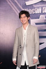 组图：陈柏霖新片《变身》首映 郭雪芙迟到致歉