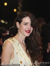 《除了我们还有谁》首映 女星Lena与两男星勾肩搭背