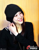 幻灯图：范玮琪助阵CBA开幕式 展露甜美笑容