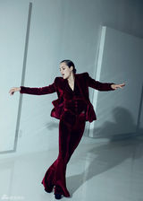 组图：玛丽昂-歌迪亚《Vogue》气质独特