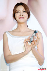 组图：韩星柳仁英赴台代言 望与周杰伦合作