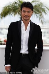 高清组图：电影《武侠》发布会 汤唯扮“黑天鹅”