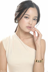 组图：辛芷蕾清新性感写真气质动人