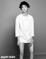 高清图：李多海短发拍黑白大片 大露背性感