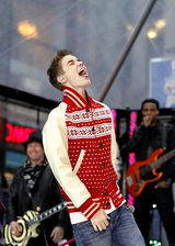 组图：贾斯汀-比伯献唱今日秀亚瑟小子同台助阵