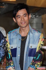 组图：周董不畏小S风波 为自家餐厅拍胸脯保证