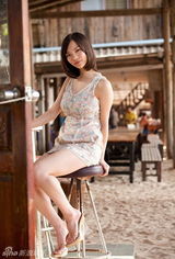 组图：东洋波霸鷹羽澪巨乳写真 I罩杯惊翻网友