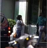 组图：闫妮密会潮男 态度亲昵惹人猜疑