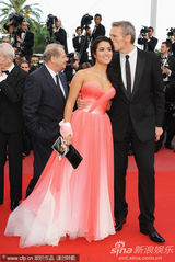 幻灯图集：《人与神》首映 艾曼纽-贝阿捧场