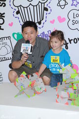 高清图：琦琦曝任达华为女儿学弹琴 MCJin望做父亲