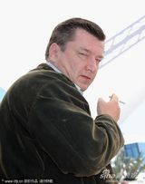 高清：《勒阿弗尔》见面会 老影后卡蒂红裙耀眼