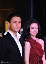 组图：陈坤董洁亮相沈阳 俊男靓女相得益彰