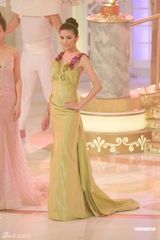 组图：2012港姐竞选现场 10位佳丽礼服亮相