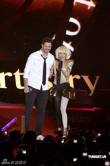 高清组图：蔡依林白发造型开唱 不介意和老外拍拖