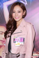 组图：《夜蒲3》杀青 男男女女对嘴喂香肠